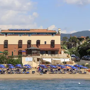 Tramonto Direttamente Sul Mare Hotel